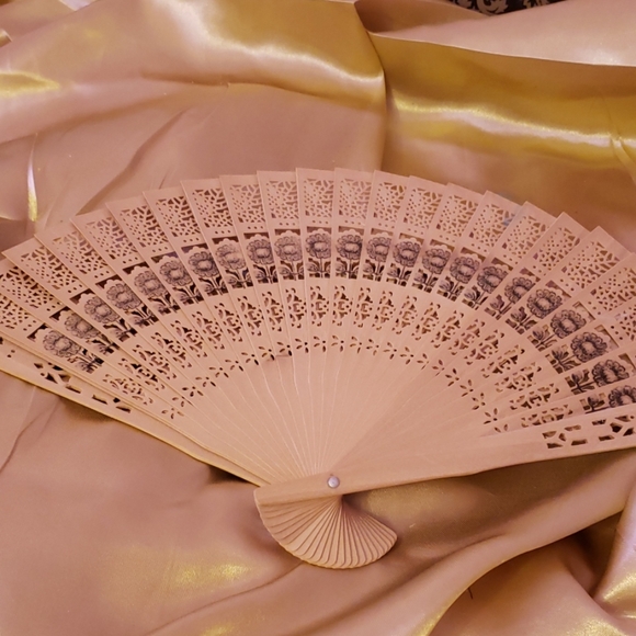 Bamboo Fan - Picture 6 of 7